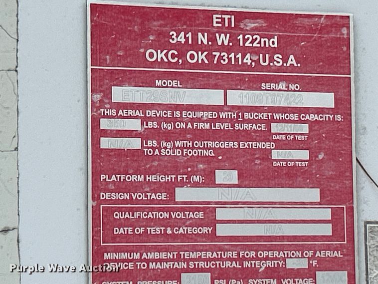 image for item ET3396 2010 Ford E350 Super Duty van with bucket lift