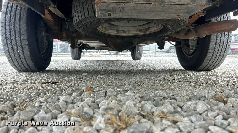 image for item ET3396 2010 Ford E350 Super Duty van with bucket lift