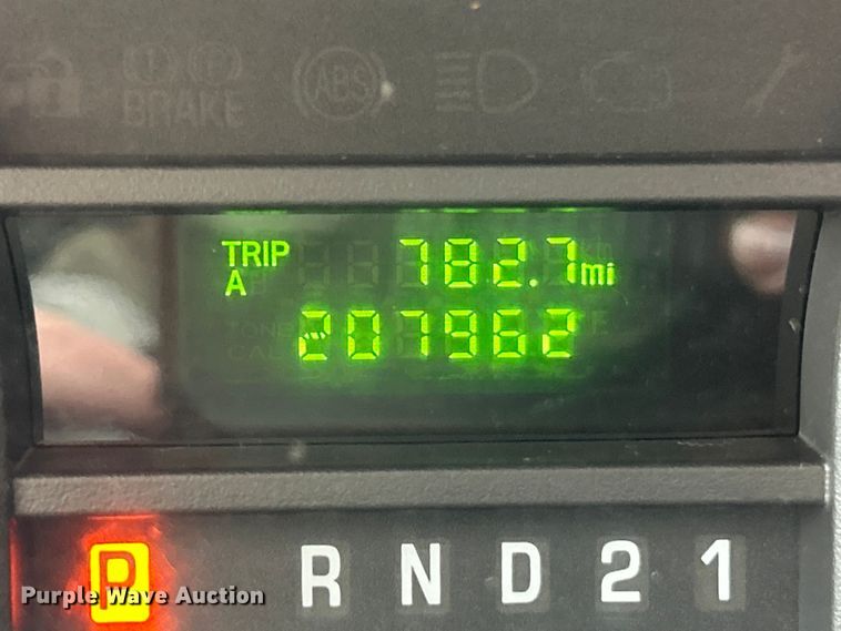 image for item ET3396 2010 Ford E350 Super Duty van with bucket lift