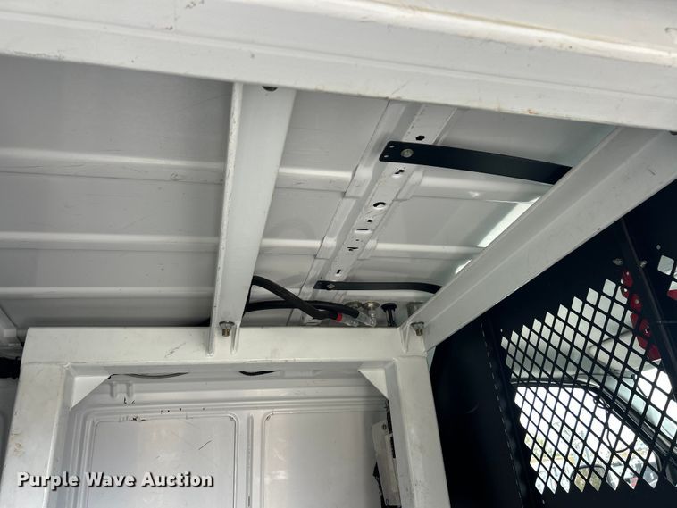 image for item ET3396 2010 Ford E350 Super Duty van with bucket lift