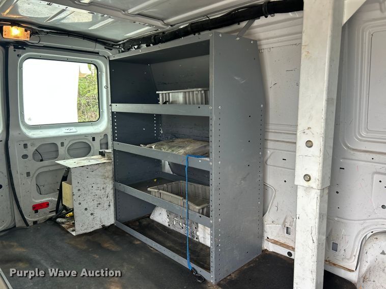 image for item ET3396 2010 Ford E350 Super Duty van with bucket lift