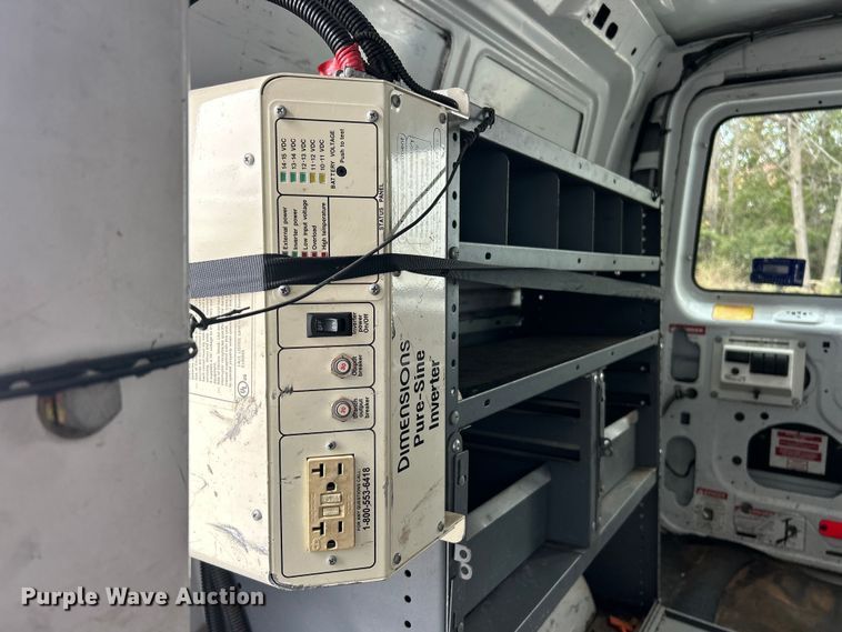 image for item ET3396 2010 Ford E350 Super Duty van with bucket lift