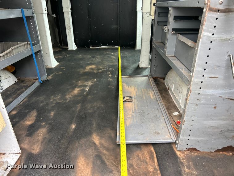 image for item ET3396 2010 Ford E350 Super Duty van with bucket lift