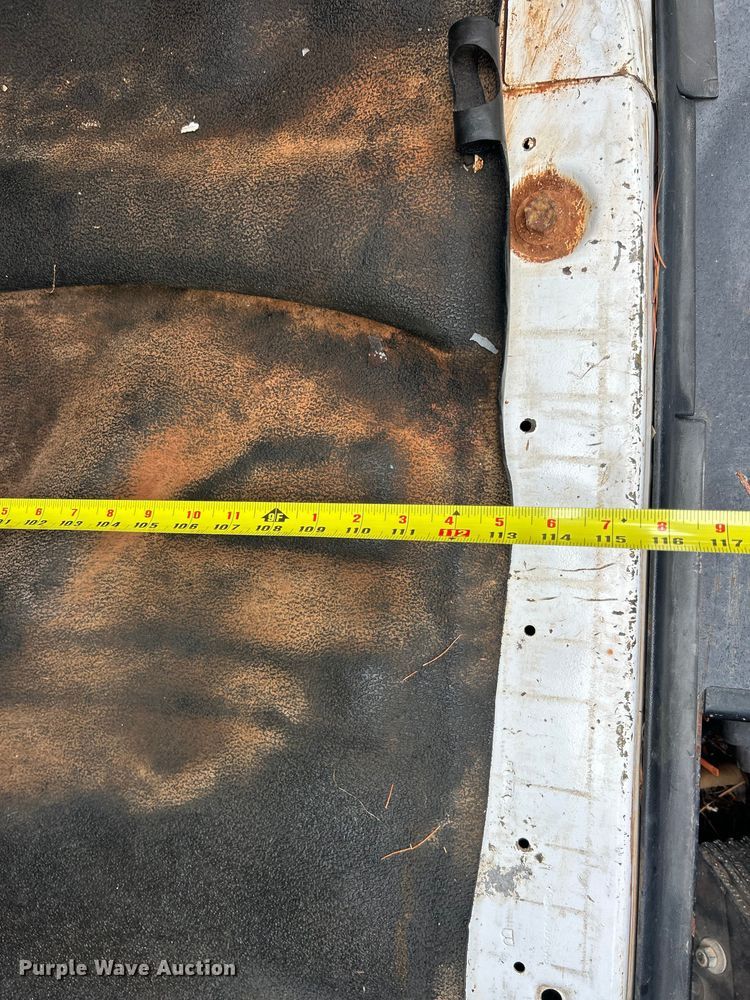 image for item ET3396 2010 Ford E350 Super Duty van with bucket lift