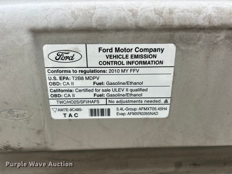 image for item ET3396 2010 Ford E350 Super Duty van with bucket lift