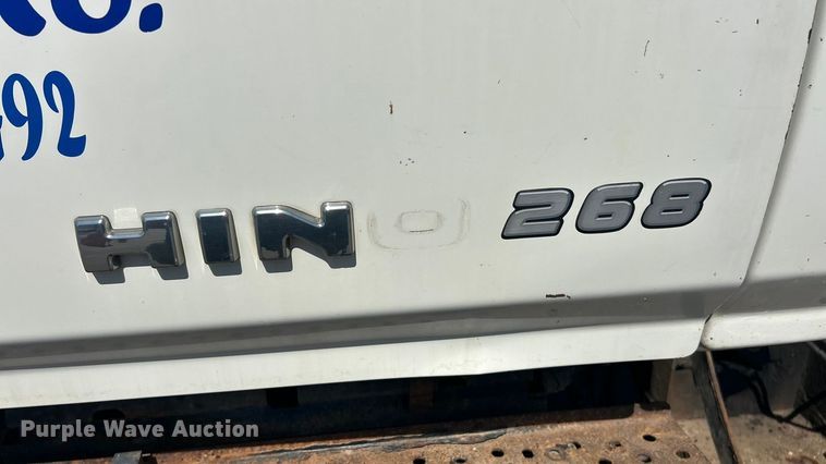 image for item ET3451 2013 Hino 268 tank truck