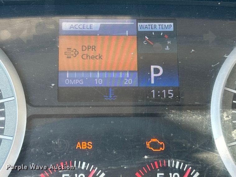 image for item ET3451 2013 Hino 268 tank truck