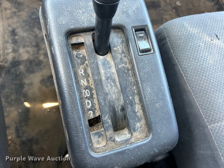 image for item ET3451 2013 Hino 268 tank truck