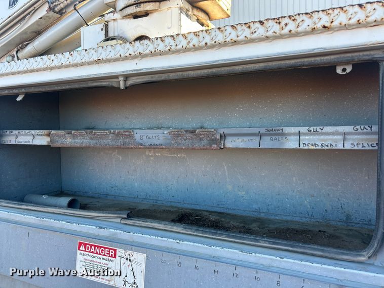 image for item ET3493 Eusco 156A2 digger derrick truck bed