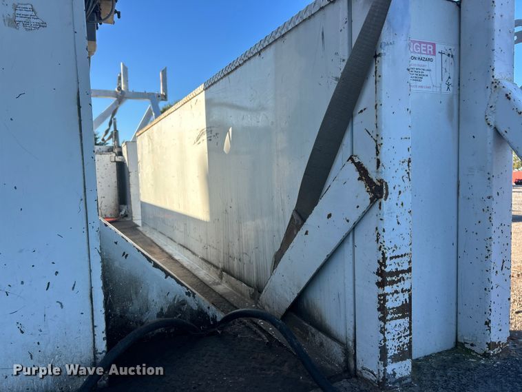 image for item ET3493 Eusco 156A2 digger derrick truck bed