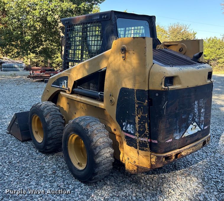 image for item ET7134 2003 Caterpillar 246 skid steer loader