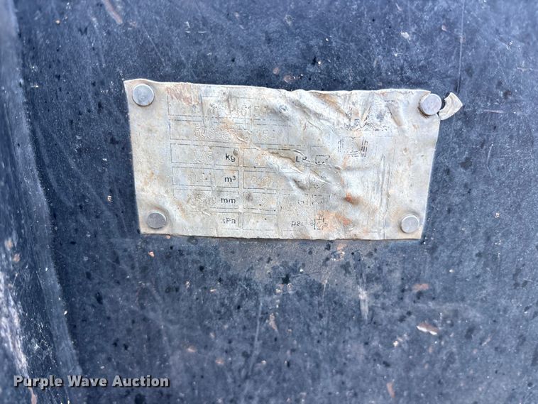 image for item ET7134 2003 Caterpillar 246 skid steer loader