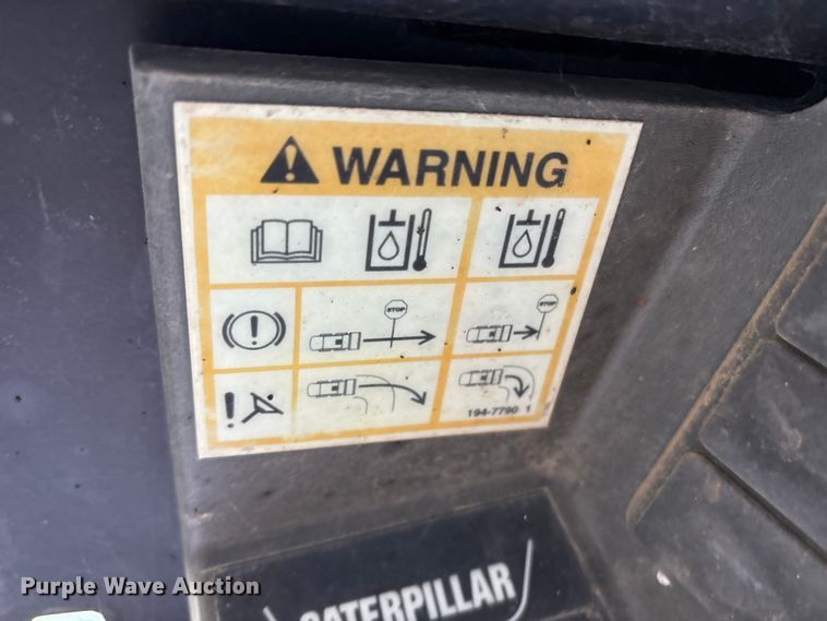 image for item ET7134 2003 Caterpillar 246 skid steer loader