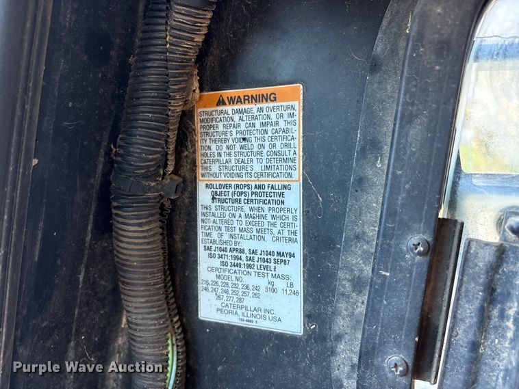 image for item ET7134 2003 Caterpillar 246 skid steer loader