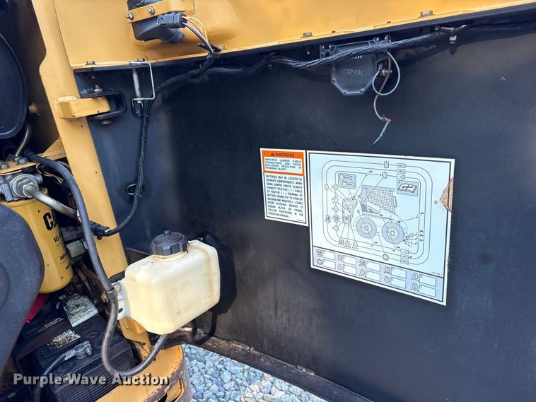 image for item ET7134 2003 Caterpillar 246 skid steer loader