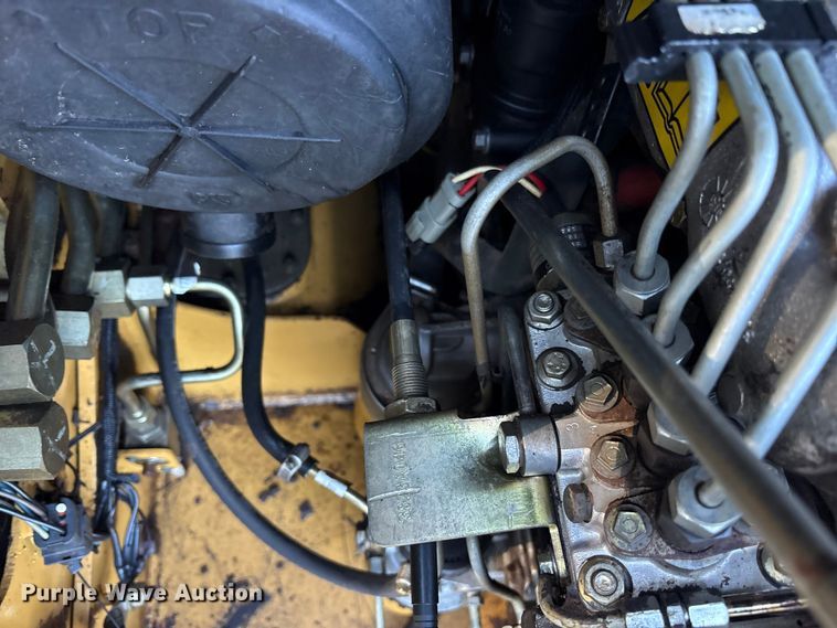 image for item ET7134 2003 Caterpillar 246 skid steer loader