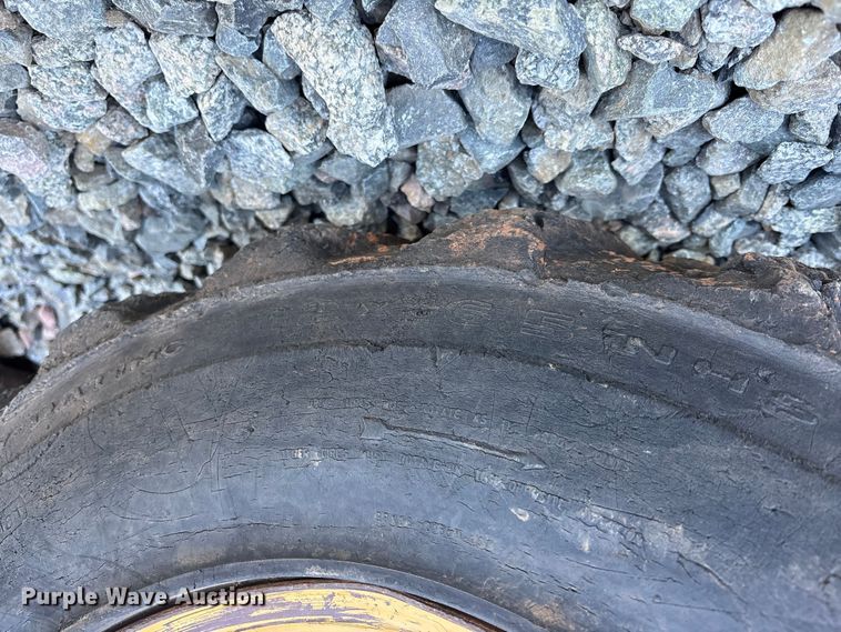 image for item ET7134 2003 Caterpillar 246 skid steer loader