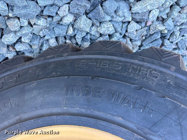 image for item ET7134 2003 Caterpillar 246 skid steer loader