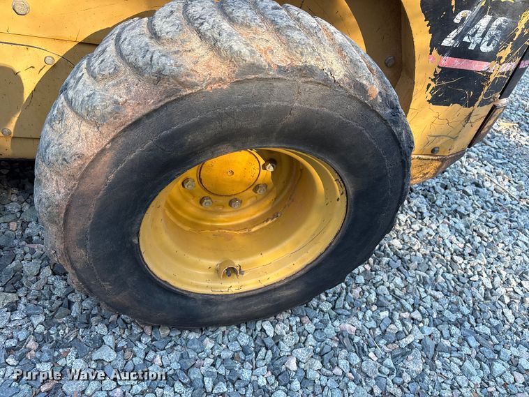 image for item ET7134 2003 Caterpillar 246 skid steer loader
