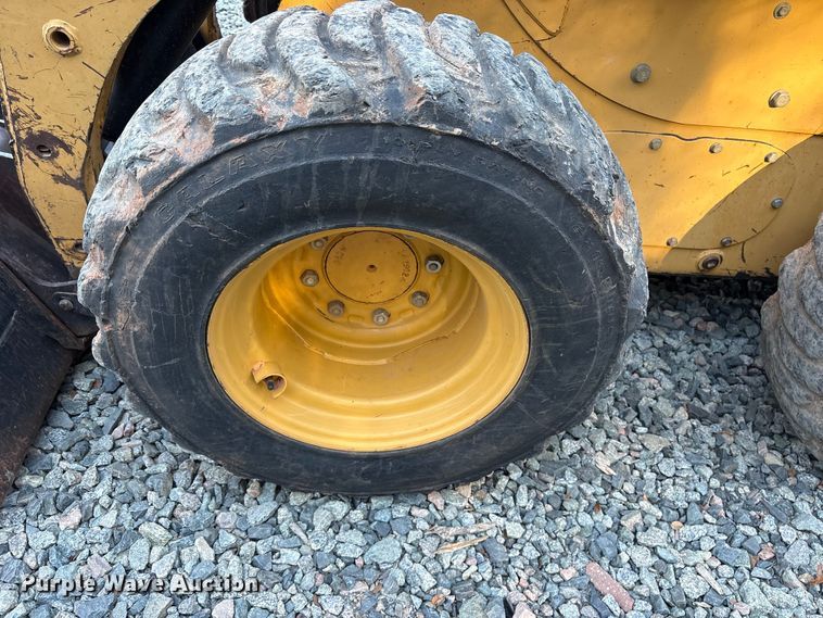 image for item ET7134 2003 Caterpillar 246 skid steer loader