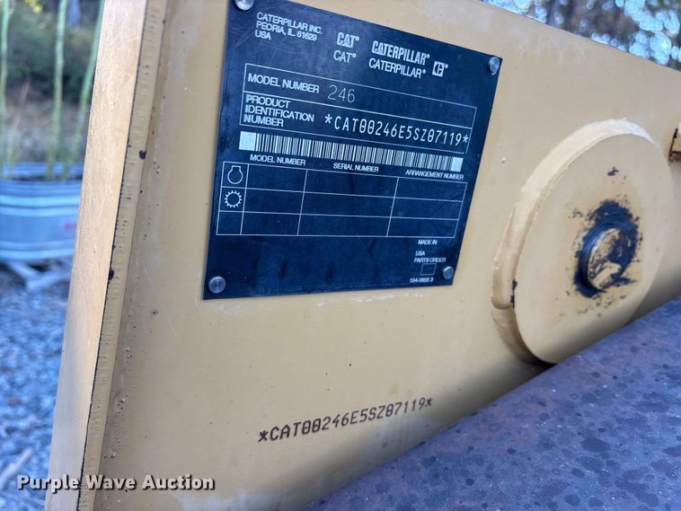 image for item ET7134 2003 Caterpillar 246 skid steer loader
