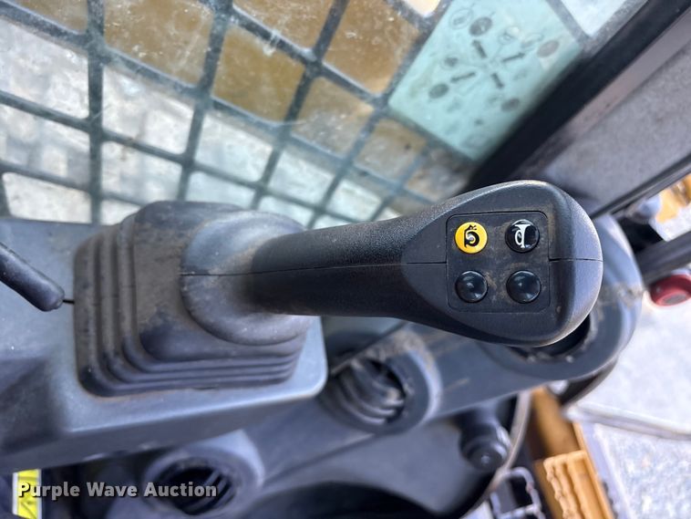 image for item ET7136 2021 Caterpillar 299D3 XE tracked skid steer loader