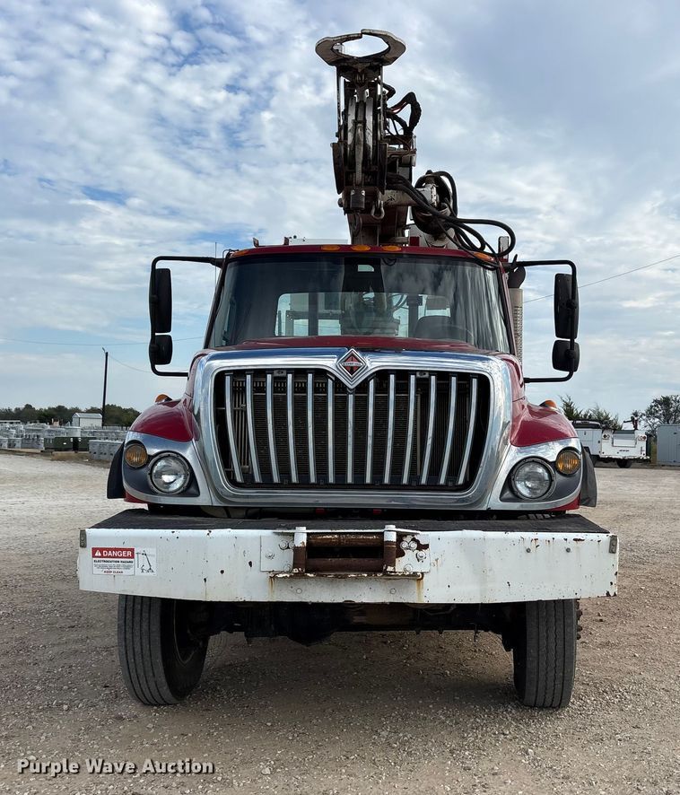 image for item ET7167 2015 International 7300 digger derrick truck