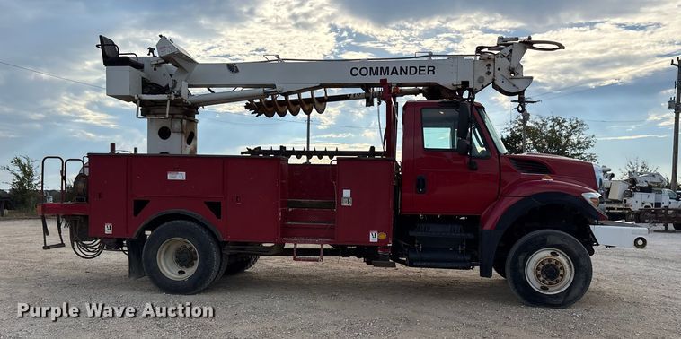 image for item ET7167 2015 International 7300 digger derrick truck