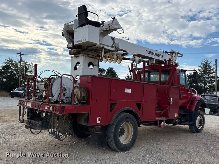 image for item ET7167 2015 International 7300 digger derrick truck