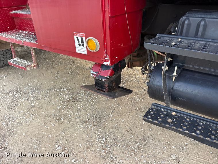 image for item ET7167 2015 International 7300 digger derrick truck