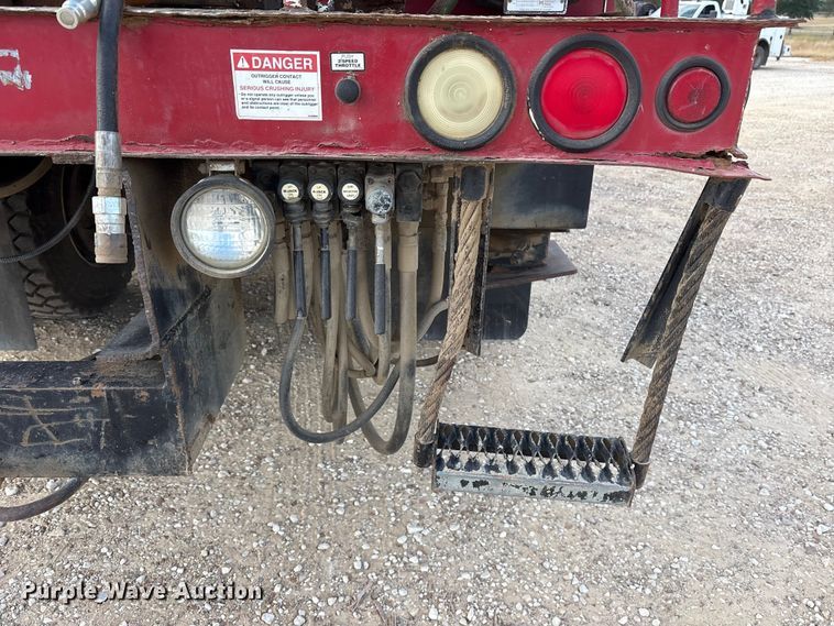 image for item ET7167 2015 International 7300 digger derrick truck