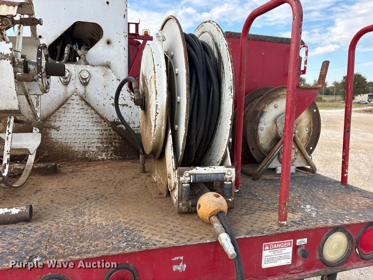 image for item ET7167 2015 International 7300 digger derrick truck