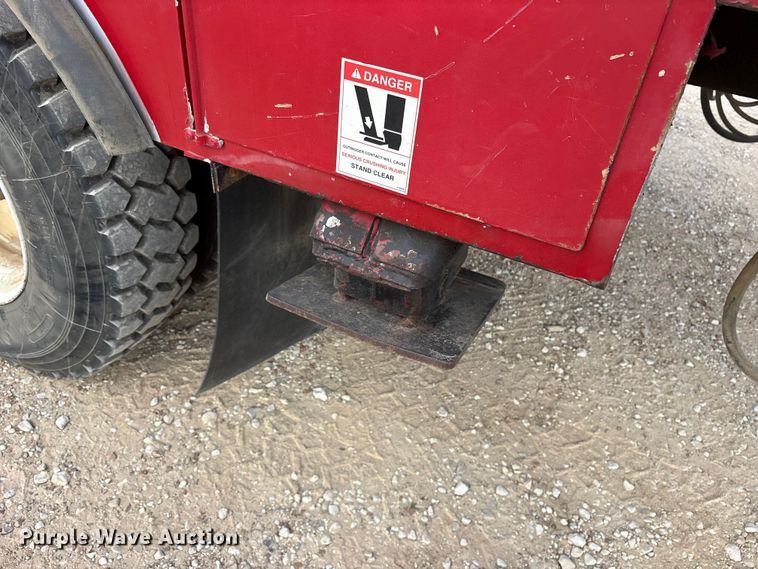 image for item ET7167 2015 International 7300 digger derrick truck