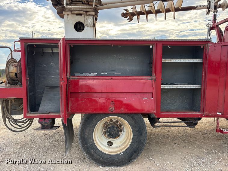 image for item ET7167 2015 International 7300 digger derrick truck