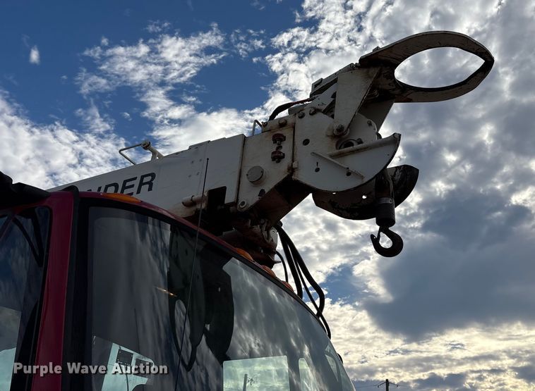 image for item ET7167 2015 International 7300 digger derrick truck