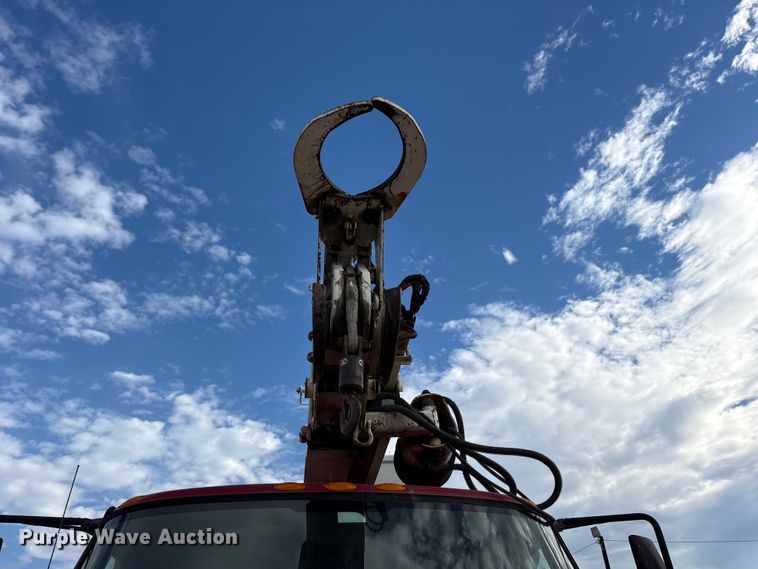 image for item ET7167 2015 International 7300 digger derrick truck