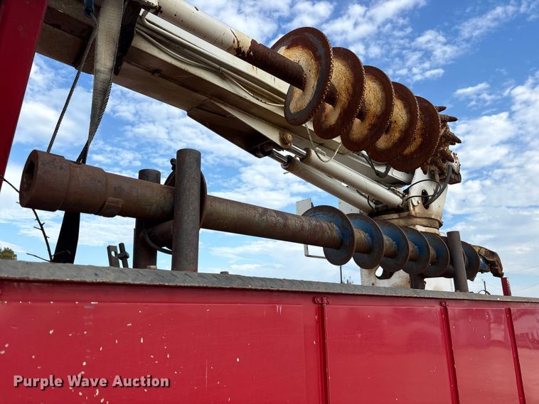 image for item ET7167 2015 International 7300 digger derrick truck