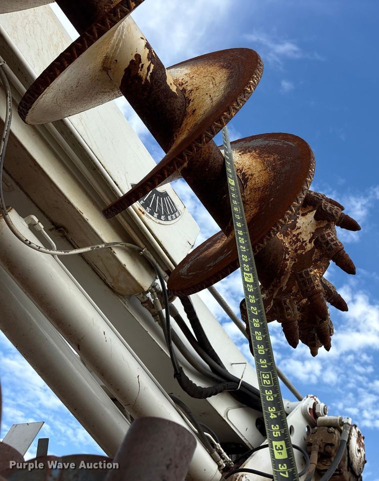 image for item ET7167 2015 International 7300 digger derrick truck