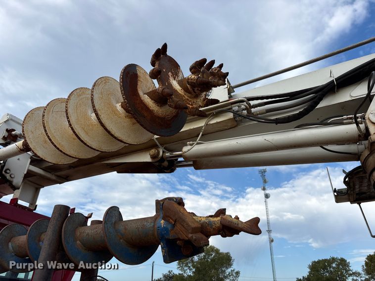 image for item ET7167 2015 International 7300 digger derrick truck