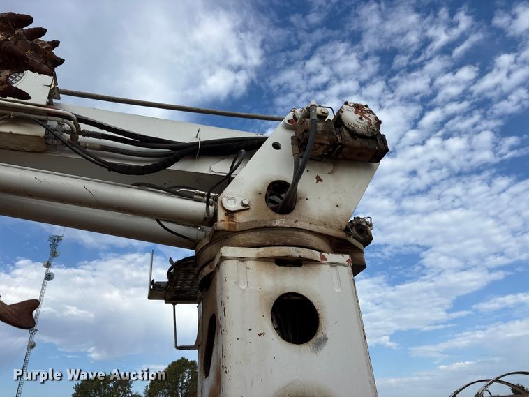 image for item ET7167 2015 International 7300 digger derrick truck