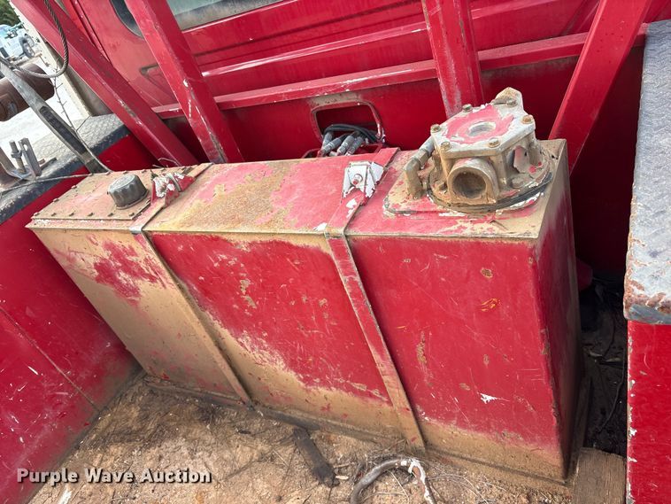 image for item ET7167 2015 International 7300 digger derrick truck