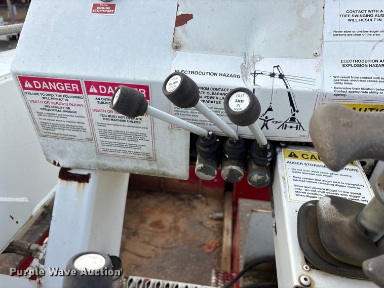 image for item ET7167 2015 International 7300 digger derrick truck