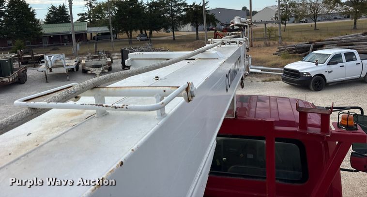 image for item ET7167 2015 International 7300 digger derrick truck