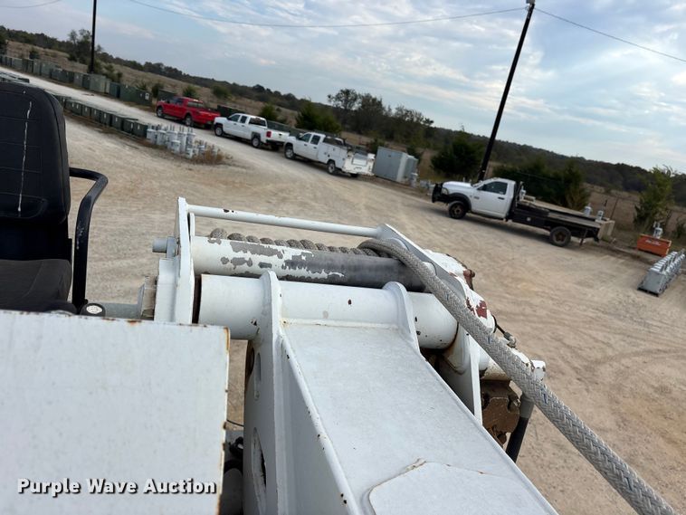 image for item ET7167 2015 International 7300 digger derrick truck