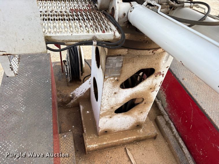 image for item ET7167 2015 International 7300 digger derrick truck