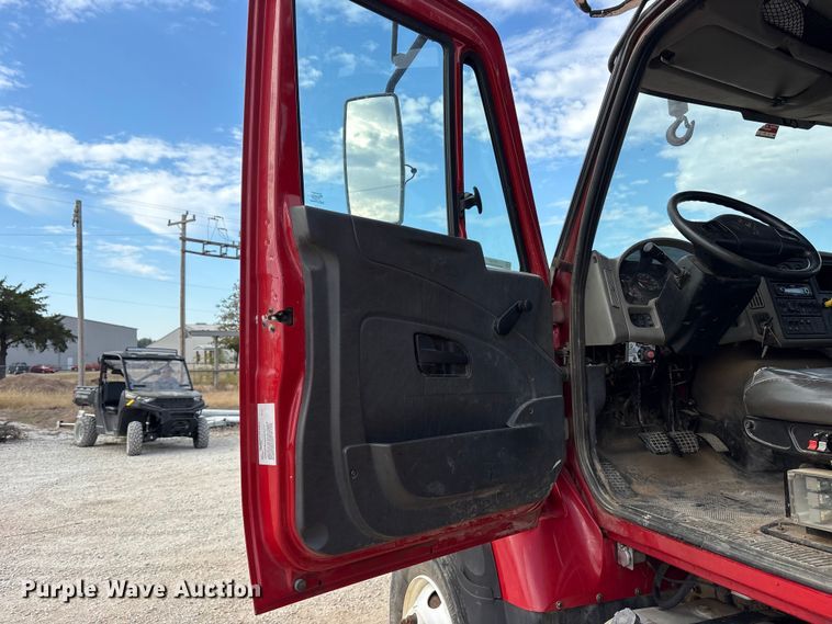 image for item ET7167 2015 International 7300 digger derrick truck