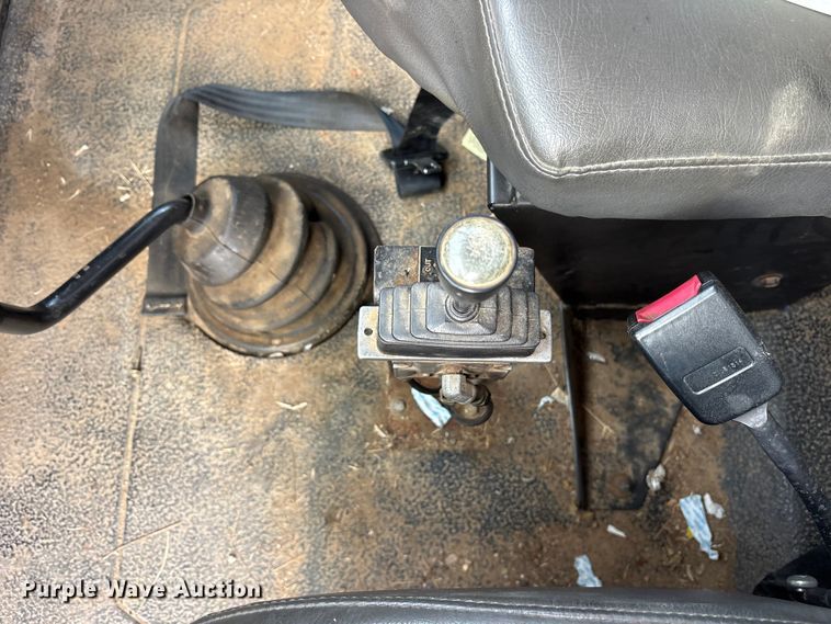 image for item ET7167 2015 International 7300 digger derrick truck