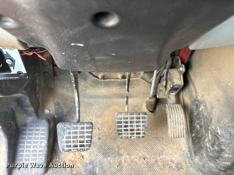 image for item ET7167 2015 International 7300 digger derrick truck