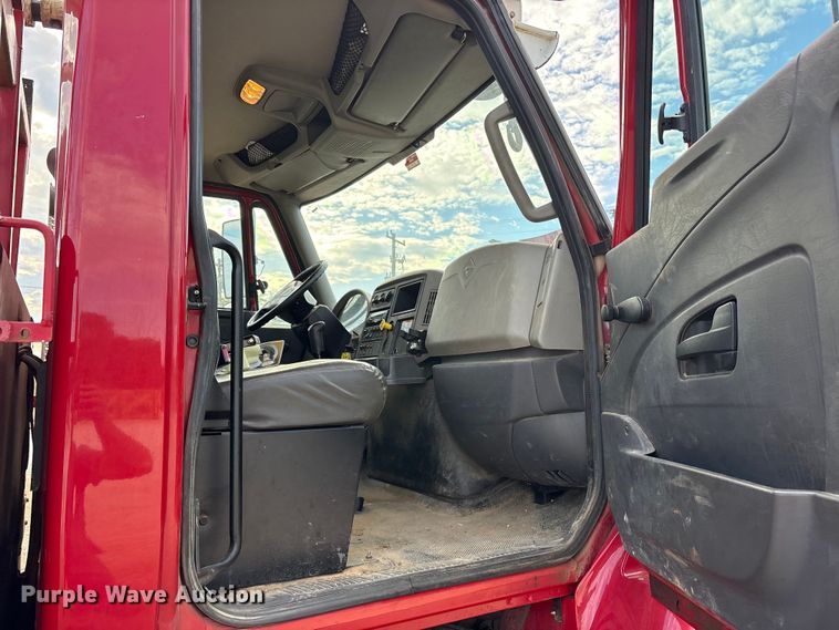 image for item ET7167 2015 International 7300 digger derrick truck