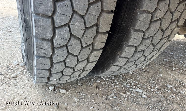 image for item ET7167 2015 International 7300 digger derrick truck